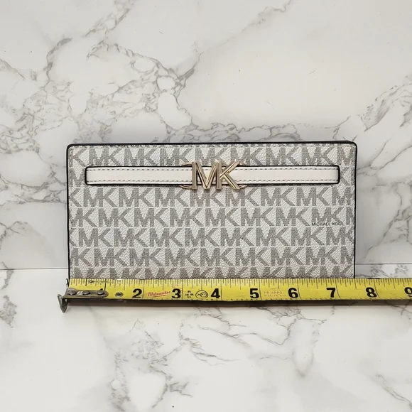 Michael Kors Reed Large Snap Wallet - Picture 2 of 7